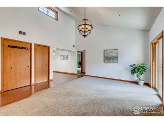 Photo #4: 909998 Listing