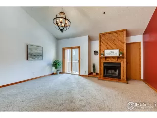 Photo #6: 909998 Listing