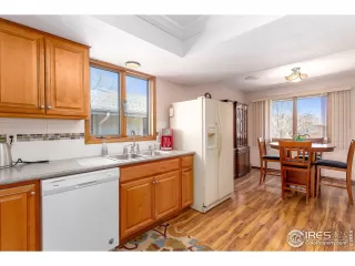 Photo #6: 910042 Listing