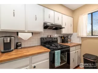 Photo #3: 910091 Listing