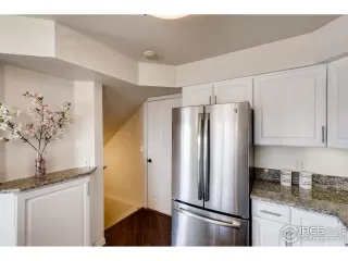 Photo #6: 910166 Listing