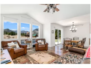 Photo #6: 910224 Listing