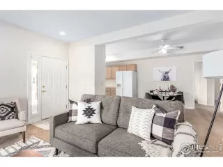 Photo #5: 910250 Listing