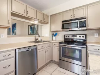 Photo #6: 910308 Listing