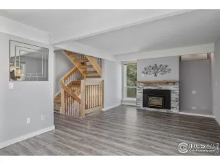 Photo #6: 910346 Listing