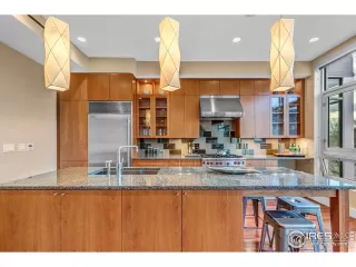 Photo #6: 910411 Listing