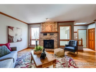 Photo #6: 910458 Listing