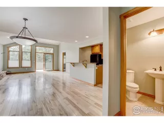 Photo #3: 910541 Listing