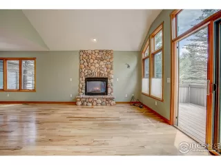 Photo #4: 910541 Listing