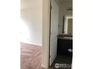 Photo #6: 910588 Listing