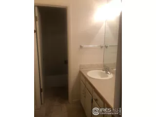 Photo #5: 910685 Listing