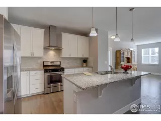 Photo #4: 910743 Listing 