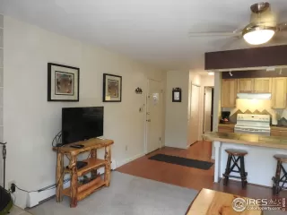 Photo #6: 910811 Listing