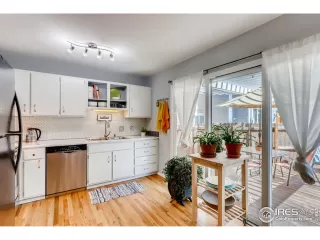 Photo #5: 910862 Listing