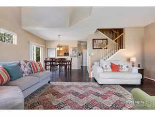 Photo #4: 910916 Listing