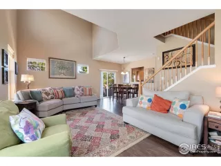 Photo #5: 910916 Listing