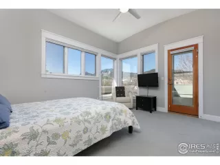 Photo #4: 910926 Listing