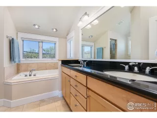 Photo #5: 910926 Listing