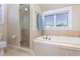 Photo #6: 910926 Listing