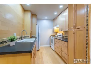 Photo #6: 910940 Listing 