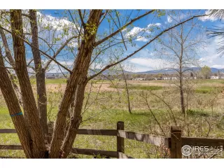 Photo #2: 910972 Listing