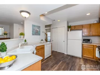 Photo #5: 910972 Listing