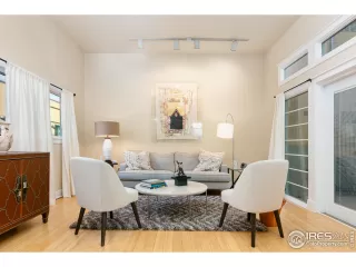 Photo #2: 910976 Listing