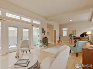 Photo #3: 910976 Listing