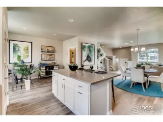 Photo #6: 911037 Listing