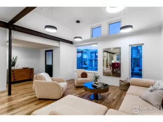 Photo #4: 911042 Listing