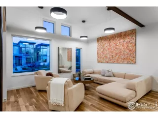 Photo #6: 911042 Listing