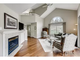 Photo #3: 911057 Listing