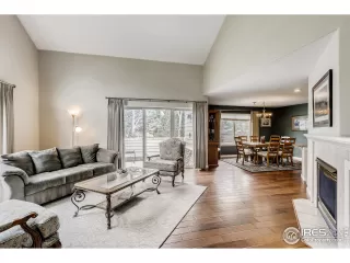 Photo #5: 911057 Listing