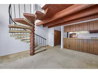 Photo #5: 9110748 Listing