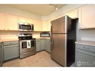 Photo #5: 911133 Listing