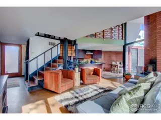 Photo #1: 911148 Listing