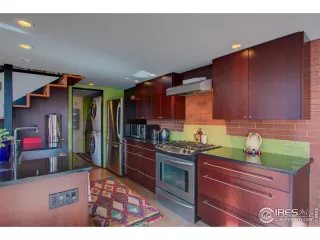 Photo #6: 911148 Listing