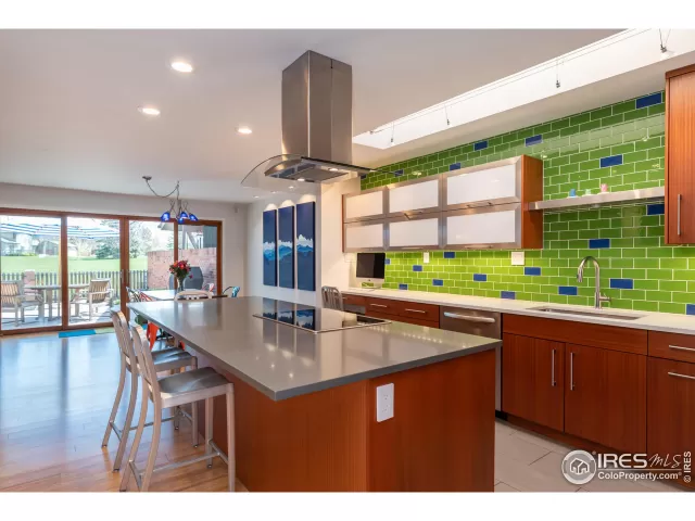 MLS: 911154 Condo For Sale