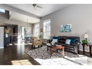 Photo #2: 911169 Listing