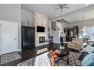 Photo #5: 911169 Listing