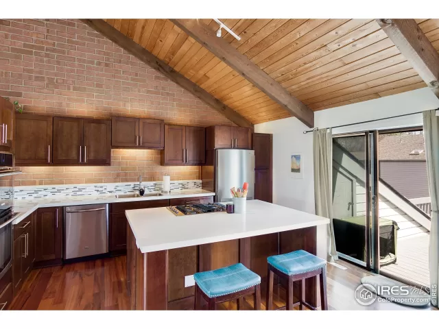 MLS: 911250 Condo For Sale