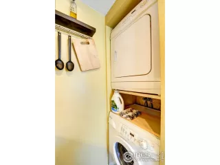 Photo #6: 911273 Listing