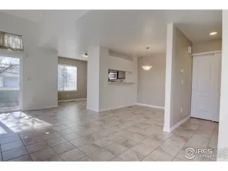 Photo #5: 911281 Listing