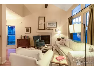 Photo #6: 911287 Listing