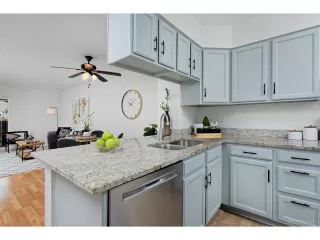 Photo #4: 9112968 Listing