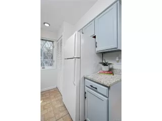 Photo #5: 9112968 Listing