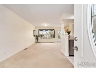 Photo #4: 911320 Listing