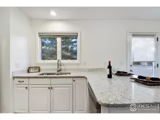 Photo #2: 911325 Listing