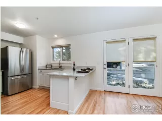 Photo #3: 911325 Listing