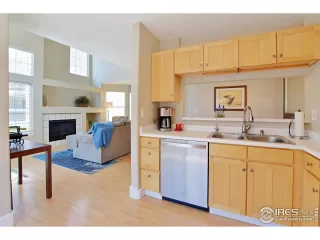 Photo #5: 911466 Listing